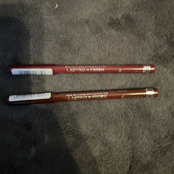 Makeup - Picture 5 of 5